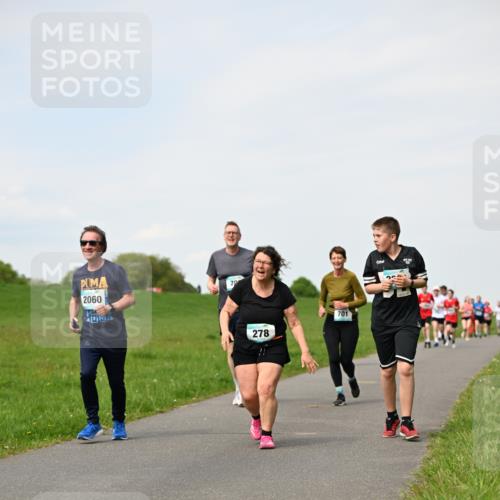 10.05.2026 - 8. Wedeler Halbmarathon Dr. Thomas Lammeyer http://msf.ph/oto/9696003 10.05.2026 11:22:52 Laufen 2060, 278, 701 meine-sportfotos.de