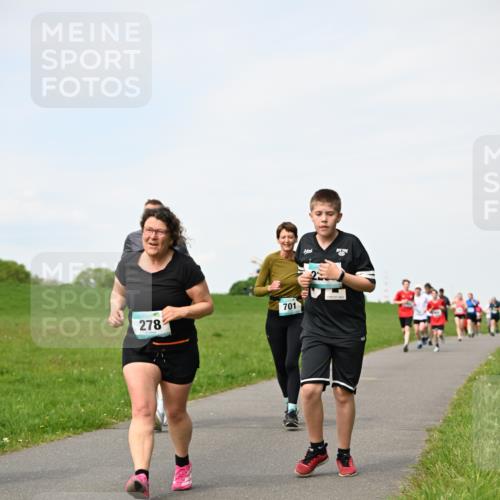 10.05.2026 - 8. Wedeler Halbmarathon Dr. Thomas Lammeyer http://msf.ph/oto/9696013 10.05.2026 11:22:53 Laufen 701, 278 meine-sportfotos.de