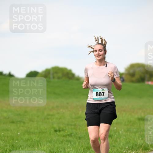 10.05.2026 - 8. Wedeler Halbmarathon Dr. Thomas Lammeyer http://msf.ph/oto/9696035 10.05.2026 11:23:00 Laufen 807 meine-sportfotos.de