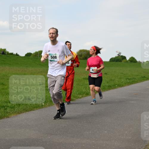 10.05.2026 - 8. Wedeler Halbmarathon Dr. Thomas Lammeyer http://msf.ph/oto/9696106 10.05.2026 11:23:14 Laufen 508 meine-sportfotos.de