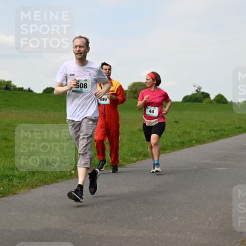 10.05.2026 - 8. Wedeler Halbmarathon Dr. Thomas Lammeyer http://msf.ph/oto/9696107 10.05.2026 11:23:14 Laufen 508, 117, 949 meine-sportfotos.de
