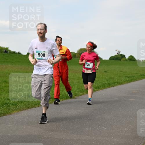 10.05.2026 - 8. Wedeler Halbmarathon Dr. Thomas Lammeyer http://msf.ph/oto/9696108 10.05.2026 11:23:14 Laufen 508 meine-sportfotos.de