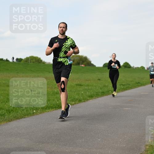 10.05.2026 - 8. Wedeler Halbmarathon Dr. Thomas Lammeyer http://msf.ph/oto/9696131 10.05.2026 11:23:23 Laufen 705 meine-sportfotos.de