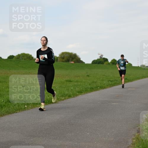 10.05.2026 - 8. Wedeler Halbmarathon Dr. Thomas Lammeyer http://msf.ph/oto/9696140 10.05.2026 11:23:25 Laufen 1010 meine-sportfotos.de