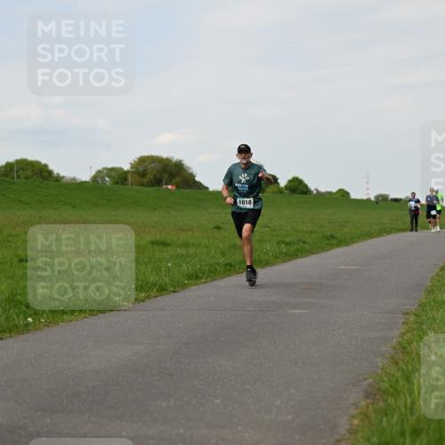 10.05.2026 - 8. Wedeler Halbmarathon Dr. Thomas Lammeyer http://msf.ph/oto/9696150 10.05.2026 11:23:27 Laufen 1010 meine-sportfotos.de