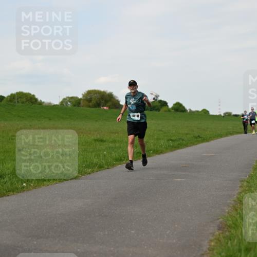 10.05.2026 - 8. Wedeler Halbmarathon Dr. Thomas Lammeyer http://msf.ph/oto/9696153 10.05.2026 11:23:28 Laufen 1010 meine-sportfotos.de