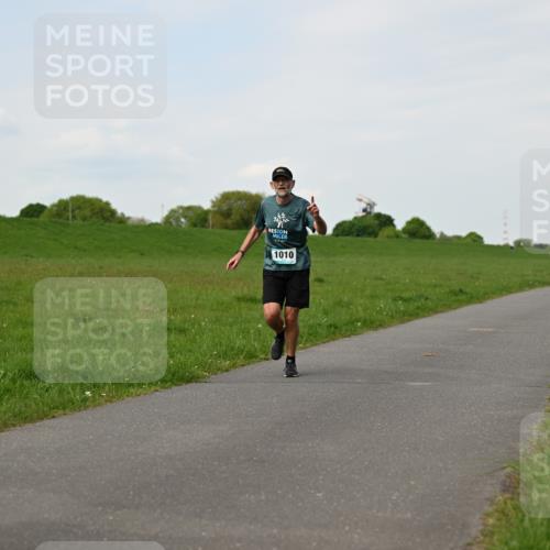 10.05.2026 - 8. Wedeler Halbmarathon Dr. Thomas Lammeyer http://msf.ph/oto/9696157 10.05.2026 11:23:28 Laufen 1010 meine-sportfotos.de