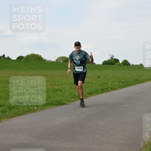 10.05.2026 - 8. Wedeler Halbmarathon Dr. Thomas Lammeyer http://msf.ph/oto/9696160 10.05.2026 11:23:29 Laufen 1010 meine-sportfotos.de