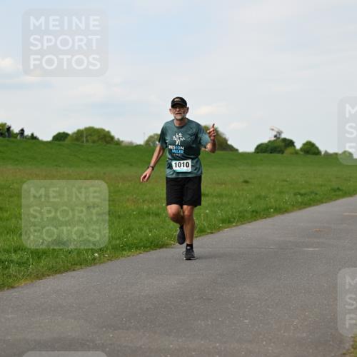 10.05.2026 - 8. Wedeler Halbmarathon Dr. Thomas Lammeyer http://msf.ph/oto/9696162 10.05.2026 11:23:29 Laufen 1010 meine-sportfotos.de