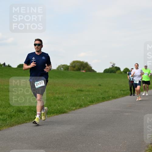 10.05.2026 - 8. Wedeler Halbmarathon Dr. Thomas Lammeyer http://msf.ph/oto/9696174 10.05.2026 11:23:40 Laufen 2127, 132, 244 meine-sportfotos.de