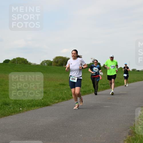 10.05.2026 - 8. Wedeler Halbmarathon Dr. Thomas Lammeyer http://msf.ph/oto/9696186 10.05.2026 11:23:42 Laufen 244, 2005, 2006 meine-sportfotos.de