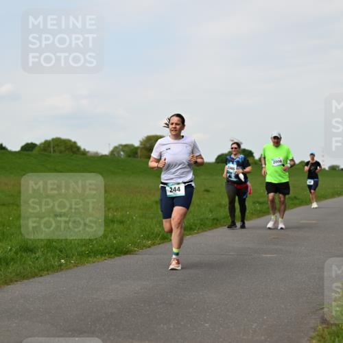 10.05.2026 - 8. Wedeler Halbmarathon Dr. Thomas Lammeyer http://msf.ph/oto/9696188 10.05.2026 11:23:43 Laufen 244, 2005, 2006 meine-sportfotos.de