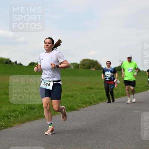 10.05.2026 - 8. Wedeler Halbmarathon Dr. Thomas Lammeyer http://msf.ph/oto/9696196 10.05.2026 11:23:44 Laufen 244, 2005, 2006 meine-sportfotos.de