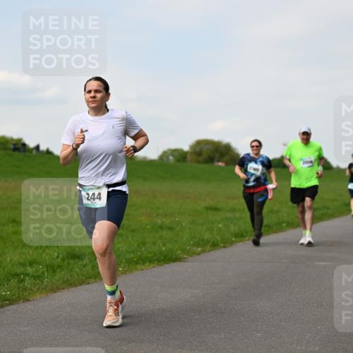 10.05.2026 - 8. Wedeler Halbmarathon Dr. Thomas Lammeyer http://msf.ph/oto/9696197 10.05.2026 11:23:44 Laufen 244 meine-sportfotos.de