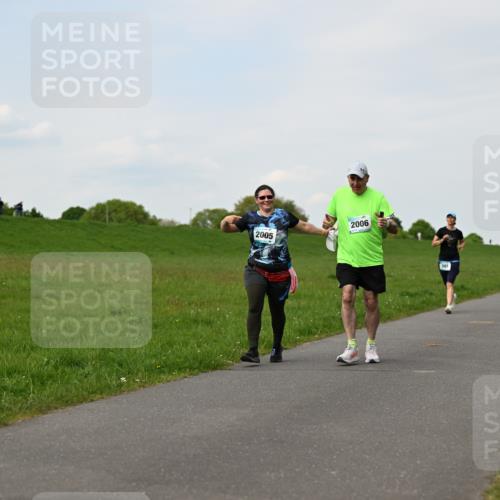 10.05.2026 - 8. Wedeler Halbmarathon Dr. Thomas Lammeyer http://msf.ph/oto/9696202 10.05.2026 11:23:45 Laufen 2005, 2006 meine-sportfotos.de