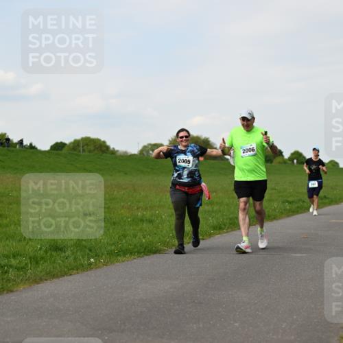 10.05.2026 - 8. Wedeler Halbmarathon Dr. Thomas Lammeyer http://msf.ph/oto/9696203 10.05.2026 11:23:45 Laufen 2005, 2006, 393 meine-sportfotos.de