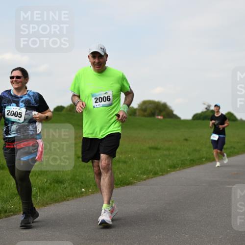 10.05.2026 - 8. Wedeler Halbmarathon Dr. Thomas Lammeyer http://msf.ph/oto/9696219 10.05.2026 11:23:48 Laufen 164, 2005, 2006, 8173 meine-sportfotos.de