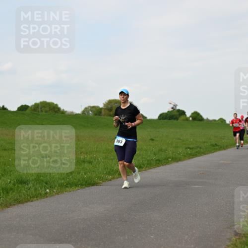 10.05.2026 - 8. Wedeler Halbmarathon Dr. Thomas Lammeyer http://msf.ph/oto/9696223 10.05.2026 11:23:51 Laufen 393 meine-sportfotos.de