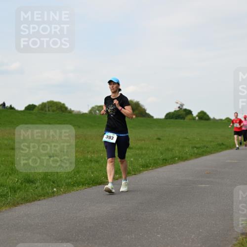 10.05.2026 - 8. Wedeler Halbmarathon Dr. Thomas Lammeyer http://msf.ph/oto/9696227 10.05.2026 11:23:51 Laufen 393 meine-sportfotos.de