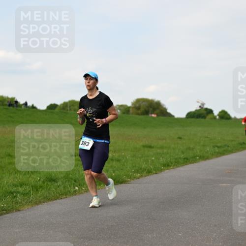 10.05.2026 - 8. Wedeler Halbmarathon Dr. Thomas Lammeyer http://msf.ph/oto/9696234 10.05.2026 11:23:52 Laufen 393 meine-sportfotos.de