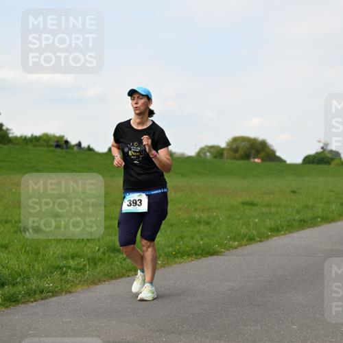 10.05.2026 - 8. Wedeler Halbmarathon Dr. Thomas Lammeyer http://msf.ph/oto/9696237 10.05.2026 11:23:53 Laufen 393 meine-sportfotos.de