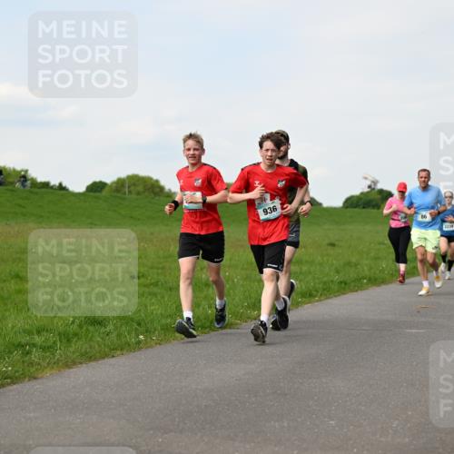 10.05.2026 - 8. Wedeler Halbmarathon Dr. Thomas Lammeyer http://msf.ph/oto/9696249 10.05.2026 11:23:58 Laufen 936, 2239 meine-sportfotos.de