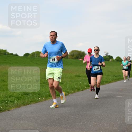 10.05.2026 - 8. Wedeler Halbmarathon Dr. Thomas Lammeyer http://msf.ph/oto/9696269 10.05.2026 11:24:02 Laufen 2239 meine-sportfotos.de
