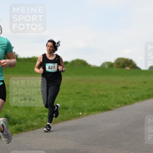 10.05.2026 - 8. Wedeler Halbmarathon Dr. Thomas Lammeyer http://msf.ph/oto/9696298 10.05.2026 11:24:08 Laufen 2223, 827 meine-sportfotos.de