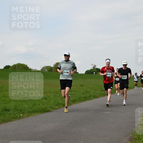 10.05.2026 - 8. Wedeler Halbmarathon Dr. Thomas Lammeyer http://msf.ph/oto/9696303 10.05.2026 11:24:11 Laufen 2156, 2121, 277 meine-sportfotos.de