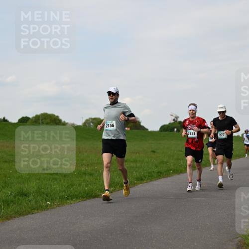 10.05.2026 - 8. Wedeler Halbmarathon Dr. Thomas Lammeyer http://msf.ph/oto/9696305 10.05.2026 11:24:11 Laufen 2156, 2121, 277 meine-sportfotos.de