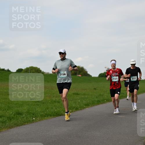 10.05.2026 - 8. Wedeler Halbmarathon Dr. Thomas Lammeyer http://msf.ph/oto/9696307 10.05.2026 11:24:12 Laufen 2156, 2121, 277 meine-sportfotos.de