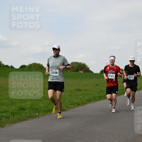10.05.2026 - 8. Wedeler Halbmarathon Dr. Thomas Lammeyer http://msf.ph/oto/9696309 10.05.2026 11:24:12 Laufen 2156, 2121, 277 meine-sportfotos.de