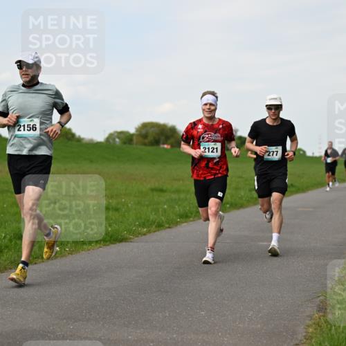 10.05.2026 - 8. Wedeler Halbmarathon Dr. Thomas Lammeyer http://msf.ph/oto/9696310 10.05.2026 11:24:13 Laufen 2156, 2121, 277 meine-sportfotos.de