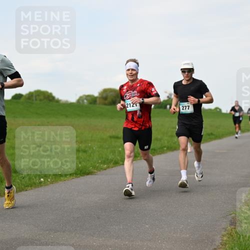 10.05.2026 - 8. Wedeler Halbmarathon Dr. Thomas Lammeyer http://msf.ph/oto/9696312 10.05.2026 11:24:13 Laufen 2156, 2121, 277 meine-sportfotos.de