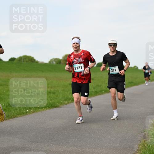 10.05.2026 - 8. Wedeler Halbmarathon Dr. Thomas Lammeyer http://msf.ph/oto/9696313 10.05.2026 11:24:13 Laufen 2156, 2121, 277 meine-sportfotos.de