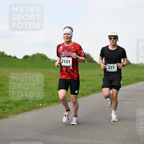 10.05.2026 - 8. Wedeler Halbmarathon Dr. Thomas Lammeyer http://msf.ph/oto/9696316 10.05.2026 11:24:13 Laufen 2121, 277 meine-sportfotos.de