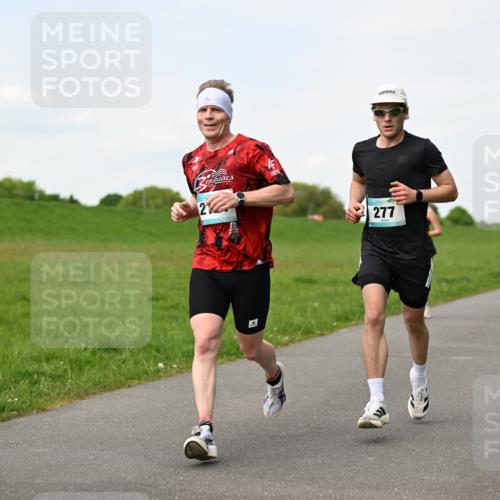 10.05.2026 - 8. Wedeler Halbmarathon Dr. Thomas Lammeyer http://msf.ph/oto/9696317 10.05.2026 11:24:13 Laufen 277 meine-sportfotos.de
