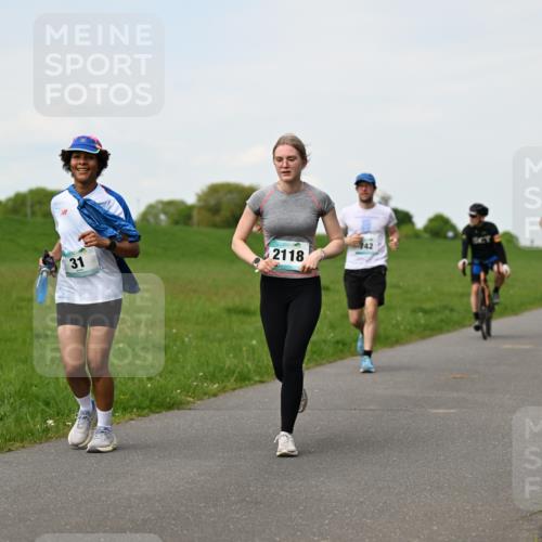 10.05.2026 - 8. Wedeler Halbmarathon Dr. Thomas Lammeyer http://msf.ph/oto/9696375 10.05.2026 11:24:26 Laufen 2118, 742 meine-sportfotos.de