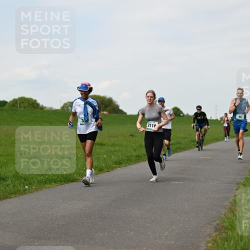 10.05.2026 - 8. Wedeler Halbmarathon Dr. Thomas Lammeyer http://msf.ph/oto/9696376 10.05.2026 11:24:25 Laufen 2118 meine-sportfotos.de