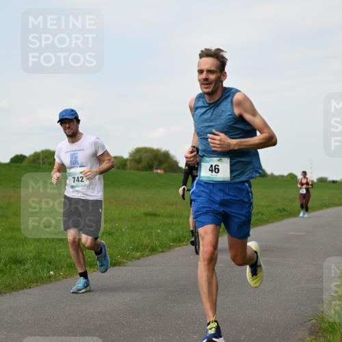 10.05.2026 - 8. Wedeler Halbmarathon Dr. Thomas Lammeyer http://msf.ph/oto/9696387 10.05.2026 11:24:29 Laufen 742 meine-sportfotos.de