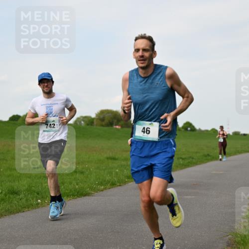 10.05.2026 - 8. Wedeler Halbmarathon Dr. Thomas Lammeyer http://msf.ph/oto/9696388 10.05.2026 11:24:29 Laufen 2025, 742 meine-sportfotos.de