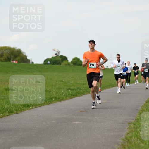10.05.2026 - 8. Wedeler Halbmarathon Dr. Thomas Lammeyer http://msf.ph/oto/9696404 10.05.2026 11:24:39 Laufen 146, 876, 960 meine-sportfotos.de