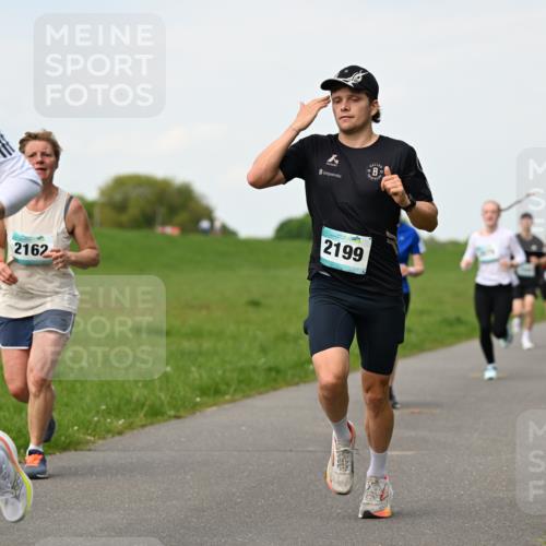 10.05.2026 - 8. Wedeler Halbmarathon Dr. Thomas Lammeyer http://msf.ph/oto/9696443 10.05.2026 11:24:47 Laufen 960, 2162, 2199 meine-sportfotos.de