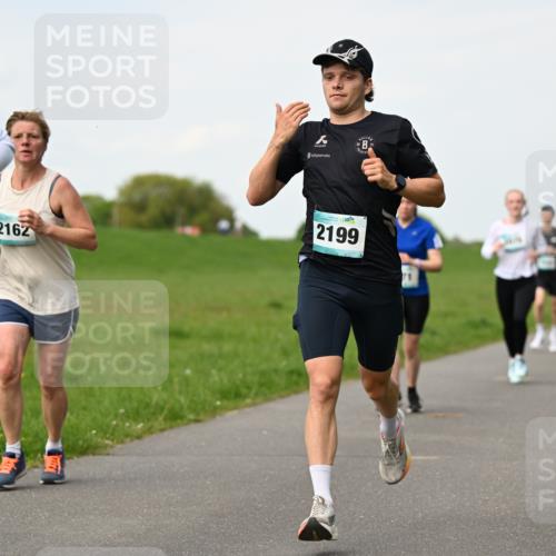 10.05.2026 - 8. Wedeler Halbmarathon Dr. Thomas Lammeyer http://msf.ph/oto/9696444 10.05.2026 11:24:47 Laufen 2162, 2199 meine-sportfotos.de