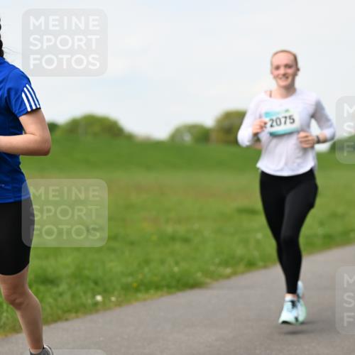 10.05.2026 - 8. Wedeler Halbmarathon Dr. Thomas Lammeyer http://msf.ph/oto/9696462 10.05.2026 11:24:50 Laufen 471, 2075 meine-sportfotos.de