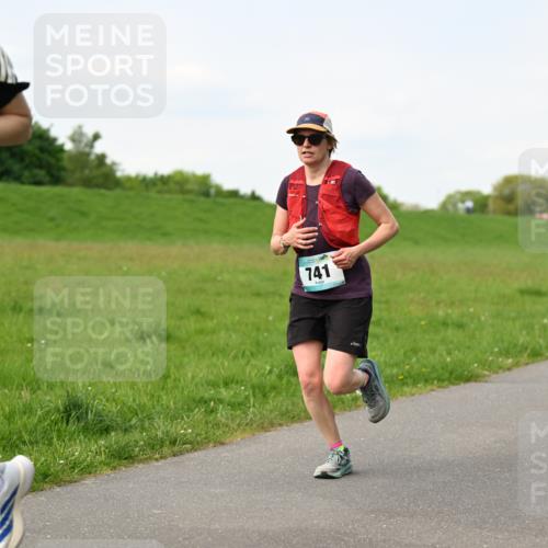 10.05.2026 - 8. Wedeler Halbmarathon Dr. Thomas Lammeyer http://msf.ph/oto/9696481 10.05.2026 11:24:55 Laufen 1055, 741 meine-sportfotos.de