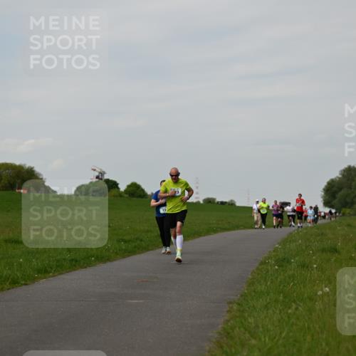 10.05.2026 - 8. Wedeler Halbmarathon Dr. Thomas Lammeyer http://msf.ph/oto/9696539 10.05.2026 11:25:21 Laufen  meine-sportfotos.de