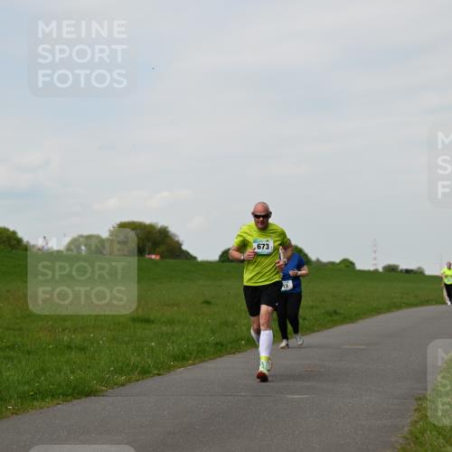 10.05.2026 - 8. Wedeler Halbmarathon Dr. Thomas Lammeyer http://msf.ph/oto/9696543 10.05.2026 11:25:23 Laufen 673 meine-sportfotos.de