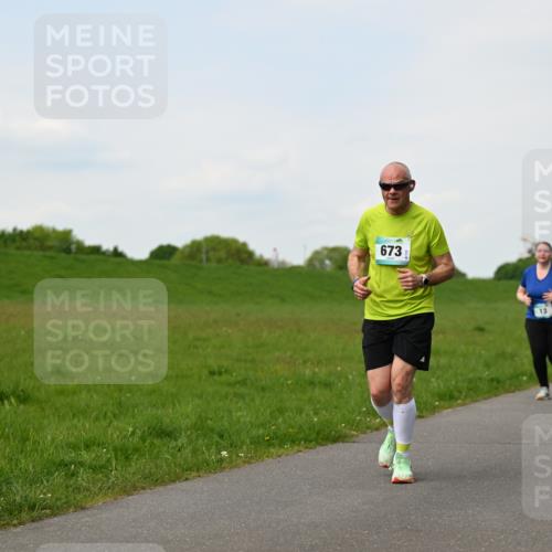10.05.2026 - 8. Wedeler Halbmarathon Dr. Thomas Lammeyer http://msf.ph/oto/9696554 10.05.2026 11:25:25 Laufen 673 meine-sportfotos.de