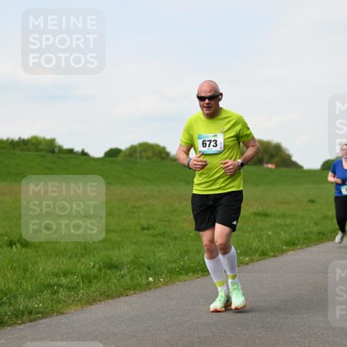 10.05.2026 - 8. Wedeler Halbmarathon Dr. Thomas Lammeyer http://msf.ph/oto/9696557 10.05.2026 11:25:25 Laufen 673 meine-sportfotos.de